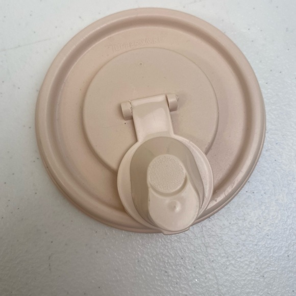 VINTAGE TUPPERWARE PASTA 4 3/4 Cups CONTAINER NO. 1661-4 With Lid #1898B-2 - Picture 8 of 11